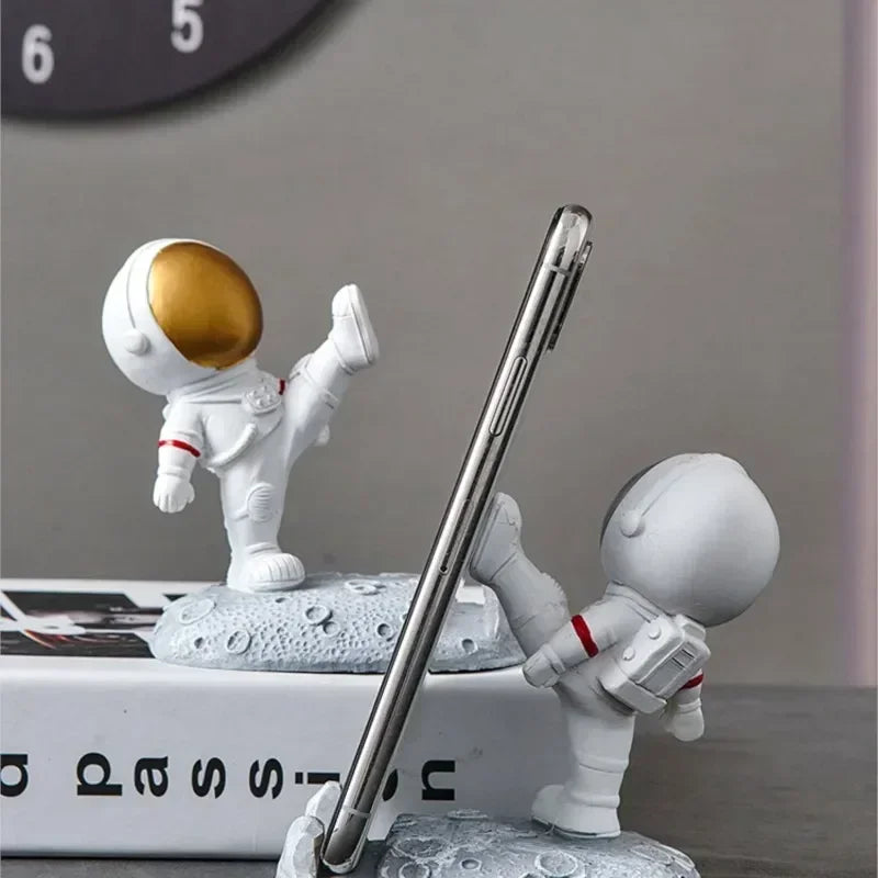 Nordic Astronaut Phone Holder – Resin Space-Themed Desk Ornament for Office & Home - Image 3