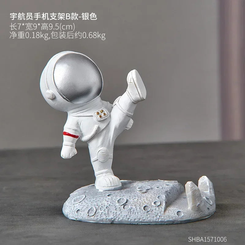 Nordic Astronaut Phone Holder – Resin Space-Themed Desk Ornament for Office & Home - Image 10